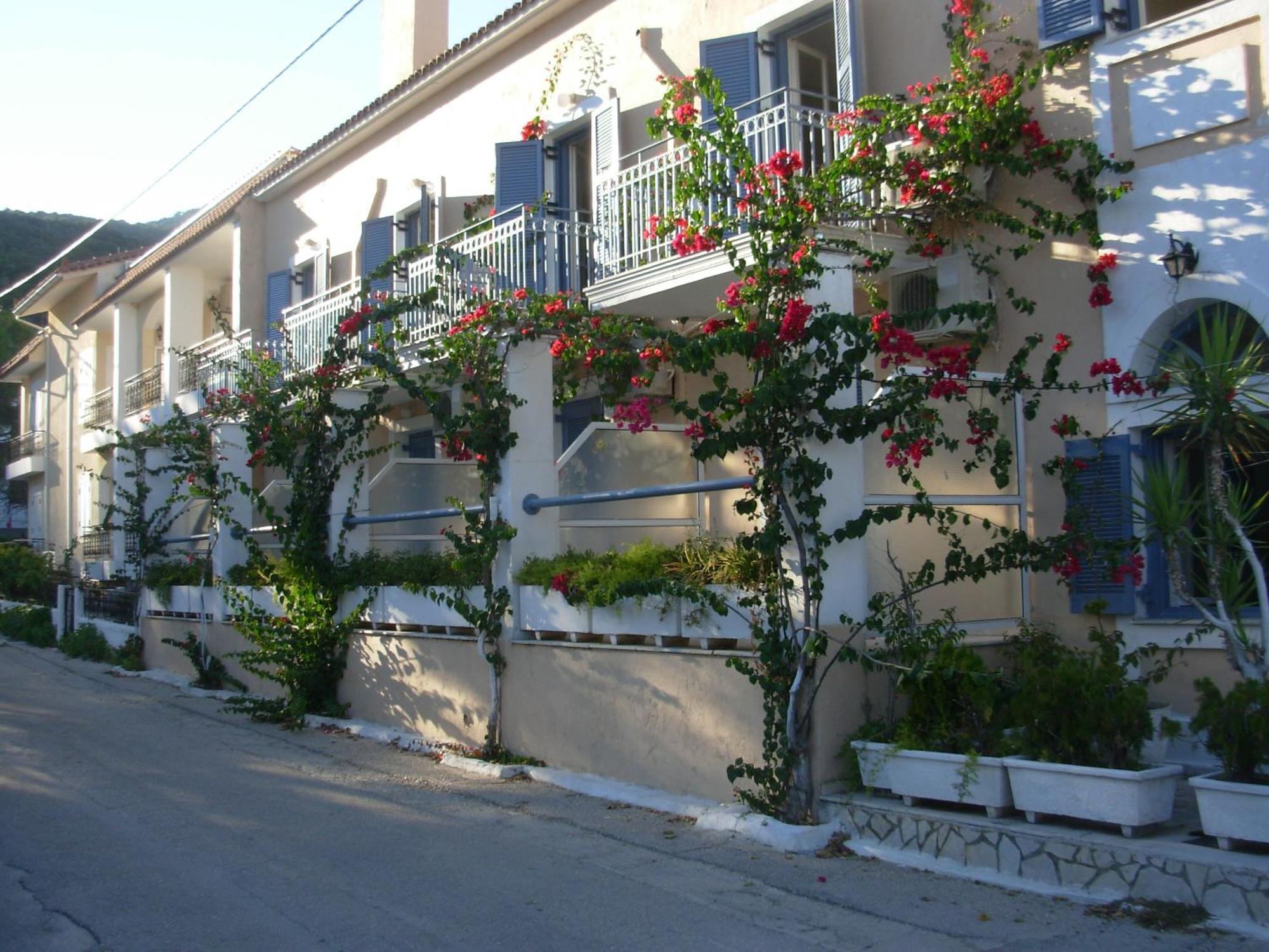 Louisa Studios Poros  Екстериор снимка